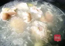 Illustration of how to make braised pig trotters 5