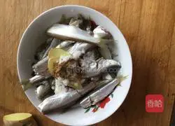 Illustration of dry-fried river fish 5