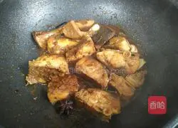 Illustration of how to make braised preserved fish cubes in sauce 9