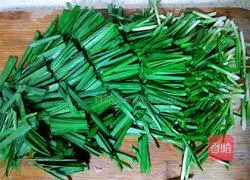 Illustration of how to make fried leeks with enoki mushrooms 6