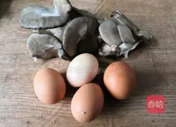 Illustration of how to make scrambled eggs with mushrooms 1