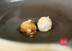 Illustration of how to make three fresh bamboo shoots and fried crispy meatballs 10