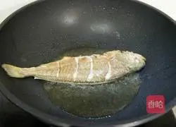 Illustration of home-cooked yellow croaker 5