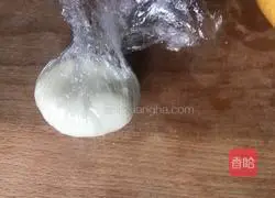 Illustration of how to make golden potato balls 9