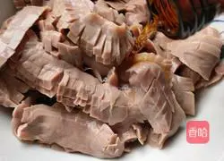 Illustration of how to make kidney flowers 5