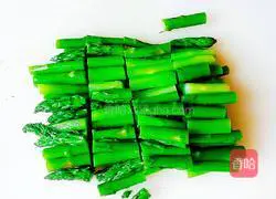 Illustration of how to make bacon and asparagus 7