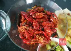 Illustration of how to make spicy crayfish 4