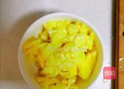 Illustration of how to make scrambled eggs with tomatoes 7