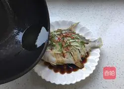 Illustration of how to make steamed golden pomfret 9