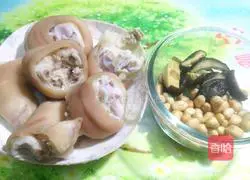 Illustration of how to make braised pig trotters with peanuts 7