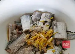 Illustration of how to make festive fried hairtail 2