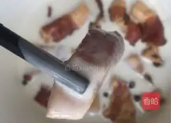 Illustration of how to make short crispy pork 12