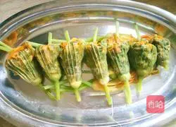 Illustration of how to make stuffed pumpkin flowers 10