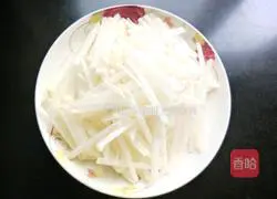 Illustration of how to make fried beef with shredded radish 4
