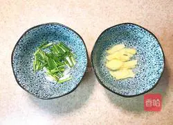Illustration of how to make two-color radish cups 2