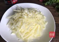 Shitake mushroom sauce Illustration of how to make potato shreds 6