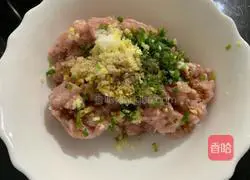 Water chestnuts and glutinous rice meatballs Illustration of how to do it 3