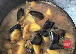 Illustration of how to cook eggplant and potatoes stewed 7