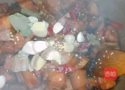 Illustration of how to make braised beans and pork 7