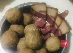 Illustration of how to make Spring Vegetables, Meatballs and Bean Curd Stick 2