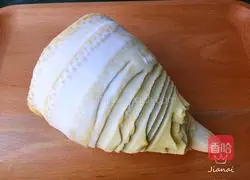 Plum meat bones stew Illustration of how to make spring bamboo shoots 1