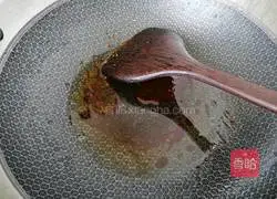 Illustration of how to make cabbage and pork stewed vermicelli 2