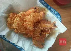 Illustration of how to make golden prawns wrapped around waist 14