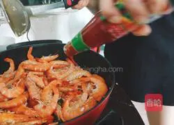 Illustration of how to make fried shrimp 8