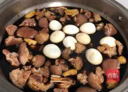 Illustration of how to make sweet vinegar pig's feet and ginger 11