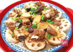 Illustration of how to make steamed pork ribs and lotus root 11