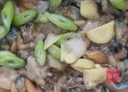 Illustration of how to make garlic vermicelli and clams 3