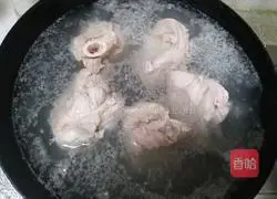 Illustration of how to make fragrant big bones 2