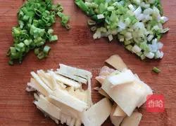  Illustration of how to make braised pork with rose fermented bean curd 4