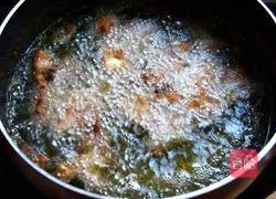 Illustration of how to make fried crispy pork 2