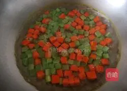 Illustration of how to stir-fry seasonal vegetables with bacon 4