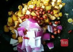 Illustration of how to make diced potato and chicken 10