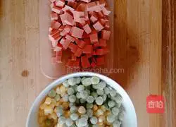 Illustration of how to make green beans, corn and fried ham 1