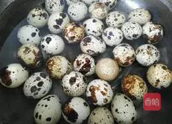 Illustration of how to make spiced quail eggs 2