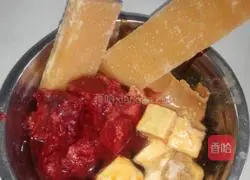 Illustration of how to make southern suckling pig knuckles 5