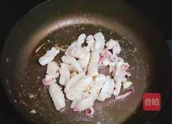 Illustration of how to make fried squid with double peppers 3