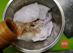 Illustration of how to make sauce squid rolls 5