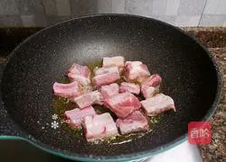 Illustration of how to make green bean ribs 7