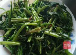 Illustration of how to mix water spinach 8