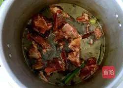 Illustration of how to make sauced bones 6