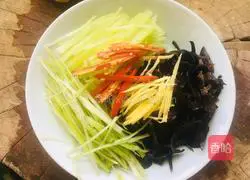 Illustration of how to make fish-flavored shredded pork 4