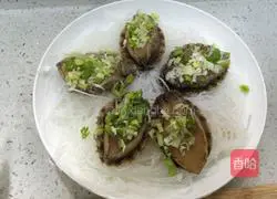 Illustration of steamed abalone with garlic vermicelli 4