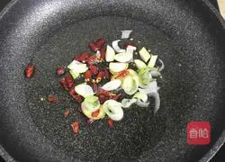 Illustration of how to make stir-fried bacon and cauliflower 5