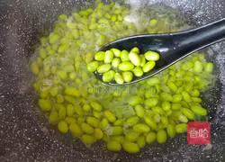 Illustration of how to make stir-fried shredded pork with wild rice beans 4