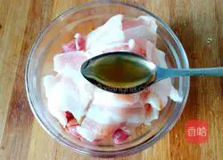 Illustration of how to make fried snow peas with pork belly 4