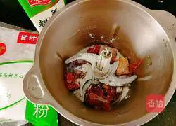 Illustration of how to make beef brisket and stir-fried green beans 8